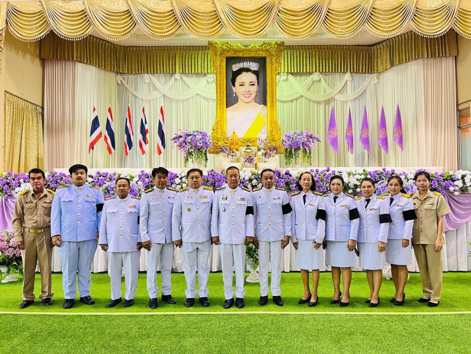พิธีเฉลิมพระเกียรติสมเด็จพระนางเจ้าฯ  พระบรมราชินี เนื่องในโอกาสพระราชพิธีมหามงคลเฉลิมพระชนมพรรษา 4รอบ